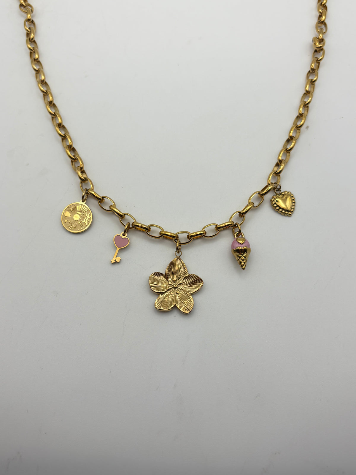 Collier 5 charms dorés